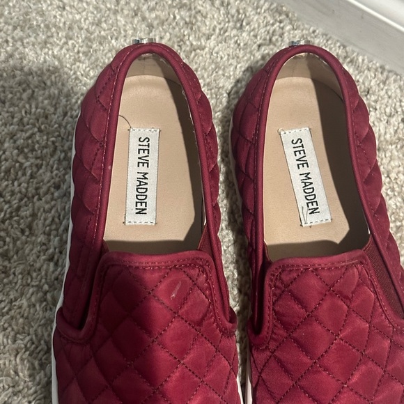 Steve Madden Sneakers - Picture 2 of 3
